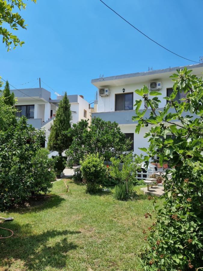 Guest House Vila Elezi Durrës Exterior foto