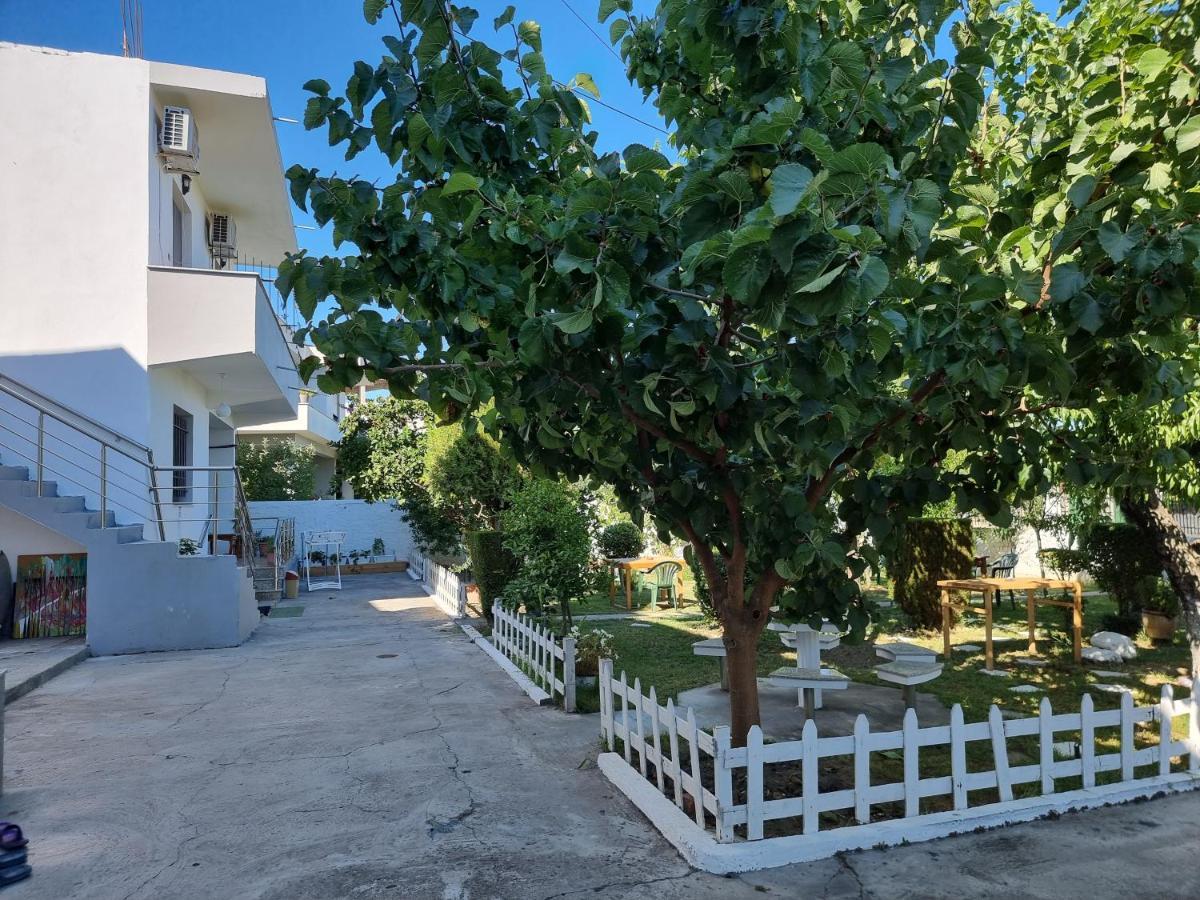 Guest House Vila Elezi Durrës Exterior foto